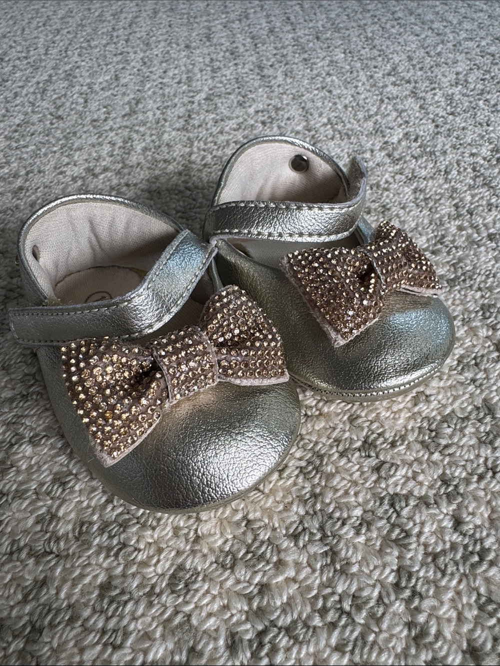 Pampili Silver Toddler Mary Jane Shoes with Crystal Bow Accents